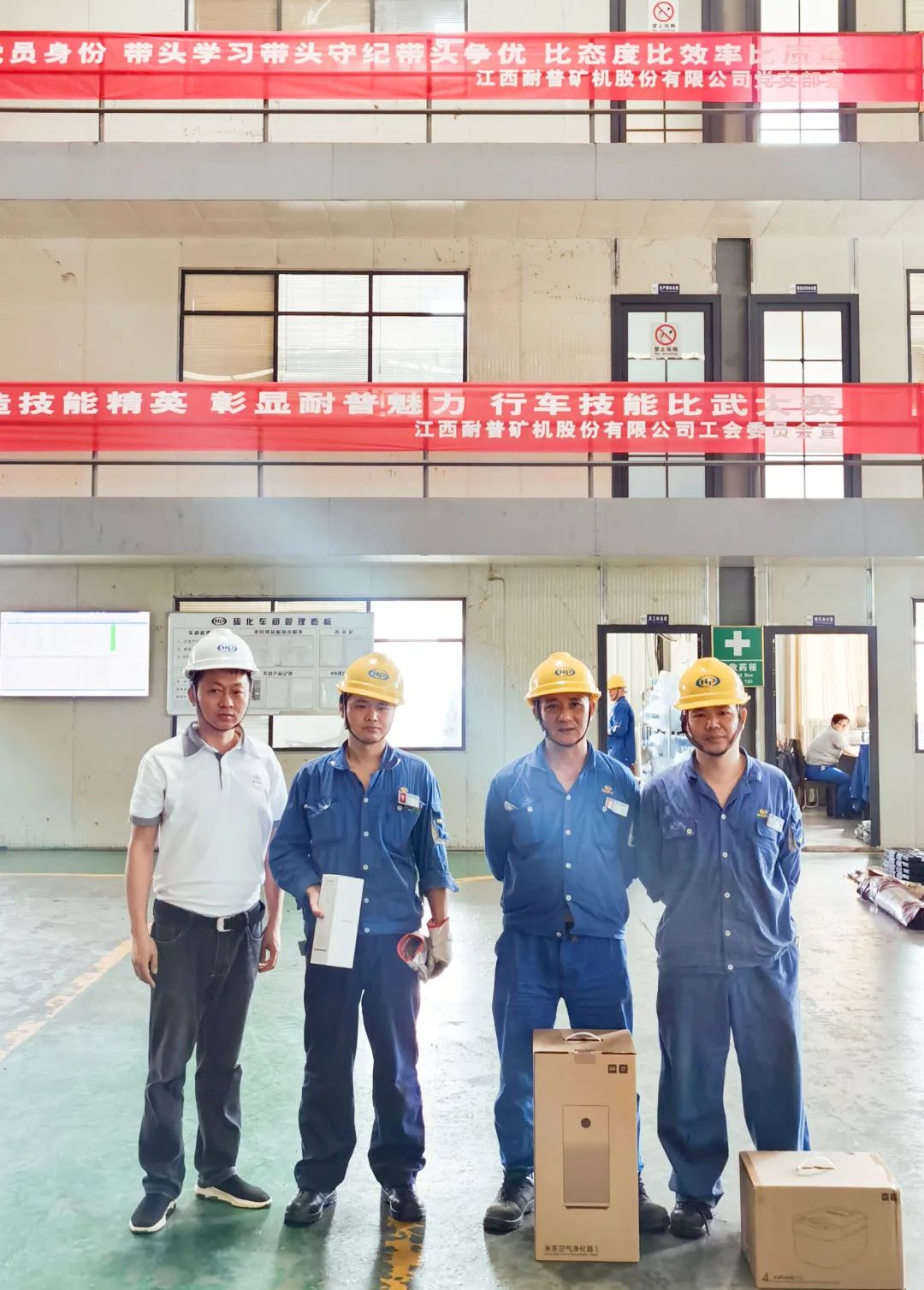 ae8289fcf0d18efeeabd8f12cc65972e